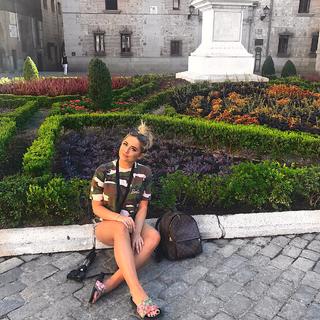 Saffron Barker feet photo thumbnail