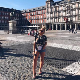 Saffron Barker feet photo thumbnail