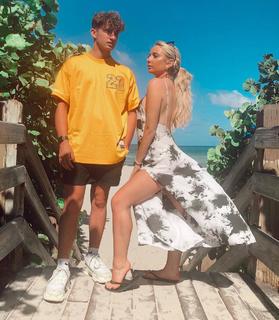 Saffron Barker feet photo thumbnail