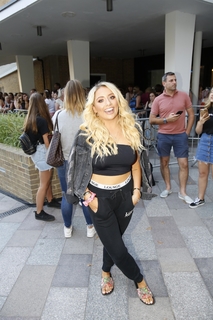 Saffron Barker feet photo thumbnail