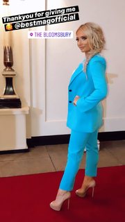 Saffron Barker feet photo thumbnail