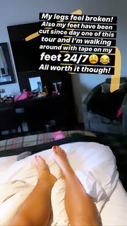 Saffron Barker feet photo thumbnail