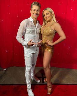 Saffron Barker feet photo thumbnail