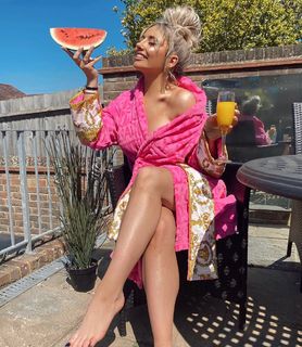 Saffron Barker feet photo thumbnail