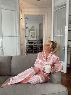 Saffron Barker feet photo thumbnail