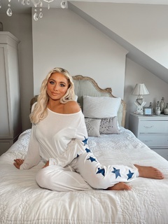 Saffron Barker feet photo thumbnail