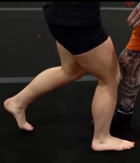 Saffron Barker feet photo thumbnail