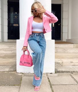 Saffron Barker feet photo thumbnail