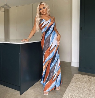 Saffron Barker feet photo thumbnail