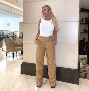 Saffron Barker feet photo thumbnail