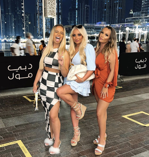 Saffron Barker feet photo thumbnail