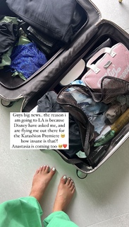 Saffron Barker feet photo thumbnail