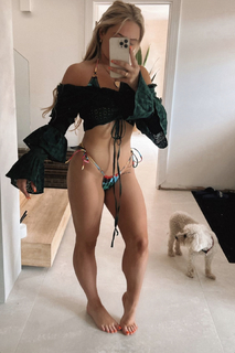 Saffron Barker feet photo thumbnail