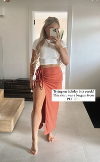 Saffron Barker feet photo thumbnail