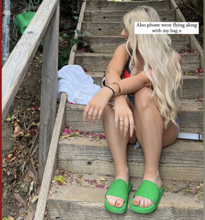 Saffron Barker feet photo thumbnail