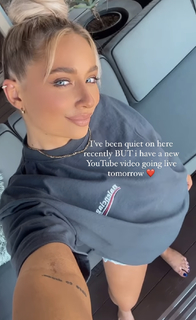 Saffron Barker feet photo thumbnail