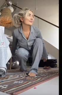 Saffron Barker feet photo thumbnail