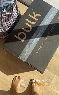 Saffron Barker feet photo thumbnail