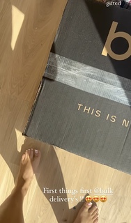 Saffron Barker feet photo thumbnail