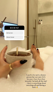 Saffron Barker feet photo thumbnail