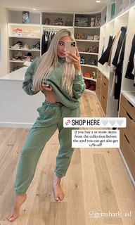 Saffron Barker feet photo thumbnail