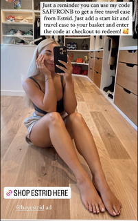 Saffron Barker feet photo thumbnail