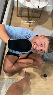 Saffron Barker feet photo thumbnail