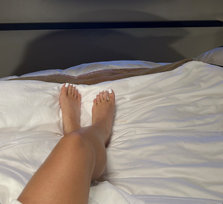 Saffron Barker feet photo thumbnail