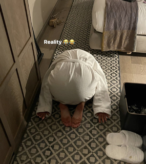 Saffron Barker feet photo thumbnail