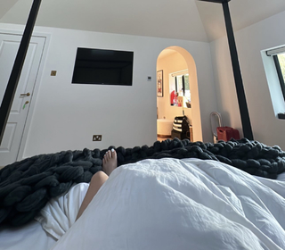 Saffron Barker feet photo thumbnail