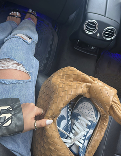 Saffron Barker feet photo thumbnail