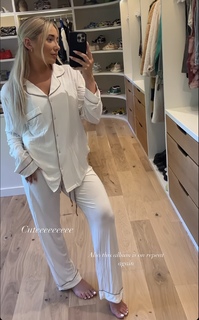 Saffron Barker feet photo thumbnail