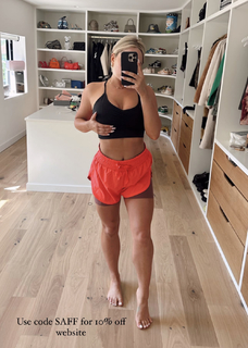 Saffron Barker feet photo thumbnail