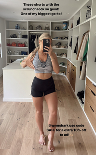 Saffron Barker feet photo thumbnail