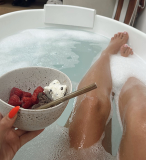 Saffron Barker feet photo thumbnail