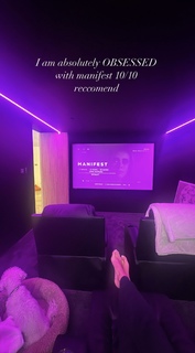 Saffron Barker feet photo thumbnail