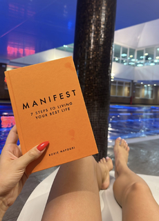 Saffron Barker feet photo thumbnail