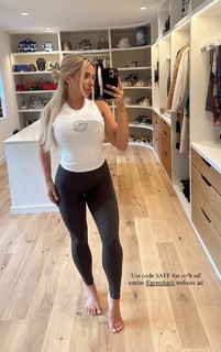 Saffron Barker feet photo thumbnail