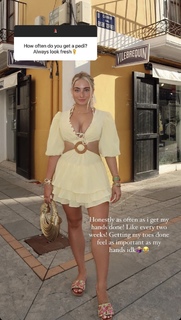 Saffron Barker feet photo thumbnail