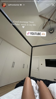 Saffron Barker feet photo thumbnail