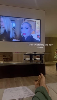 Saffron Barker feet photo thumbnail