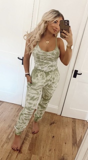 Saffron Barker feet photo thumbnail