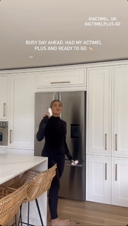 Saffron Barker feet photo thumbnail