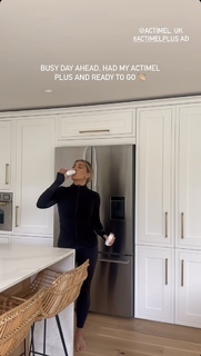 Saffron Barker feet photo thumbnail