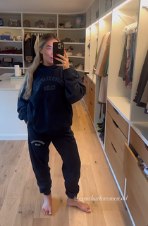 Saffron Barker feet photo thumbnail