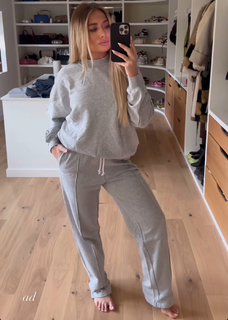 Saffron Barker feet photo thumbnail