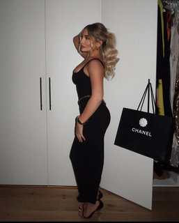 Saffron Barker feet photo thumbnail