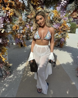 Saffron Barker feet photo thumbnail