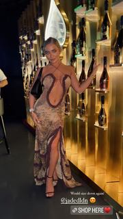 Saffron Barker feet photo thumbnail