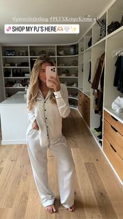 Saffron Barker feet photo thumbnail